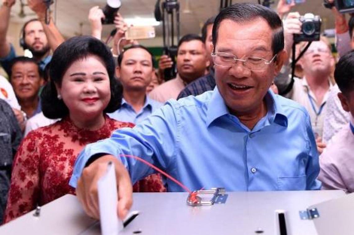 Partij van premier Hun Sen eist overwinning op