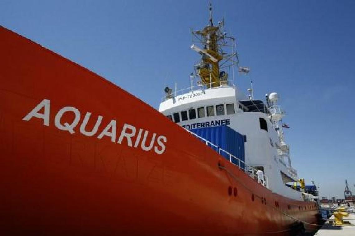 Humanitair schip Aquarius na maand in Marseille opnieuw uitgevaren