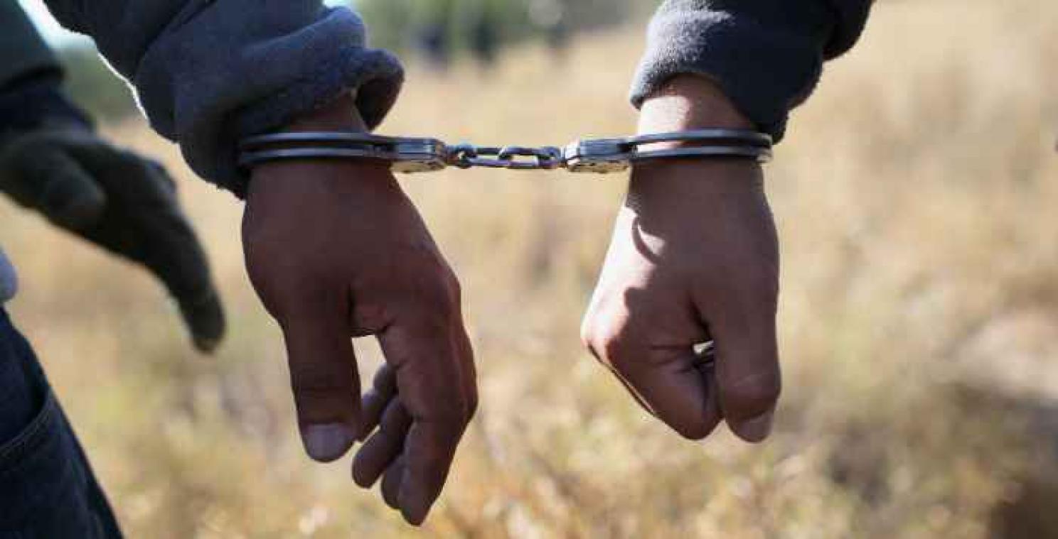 Kinky nacht in handboeien leidt tot arrestatie