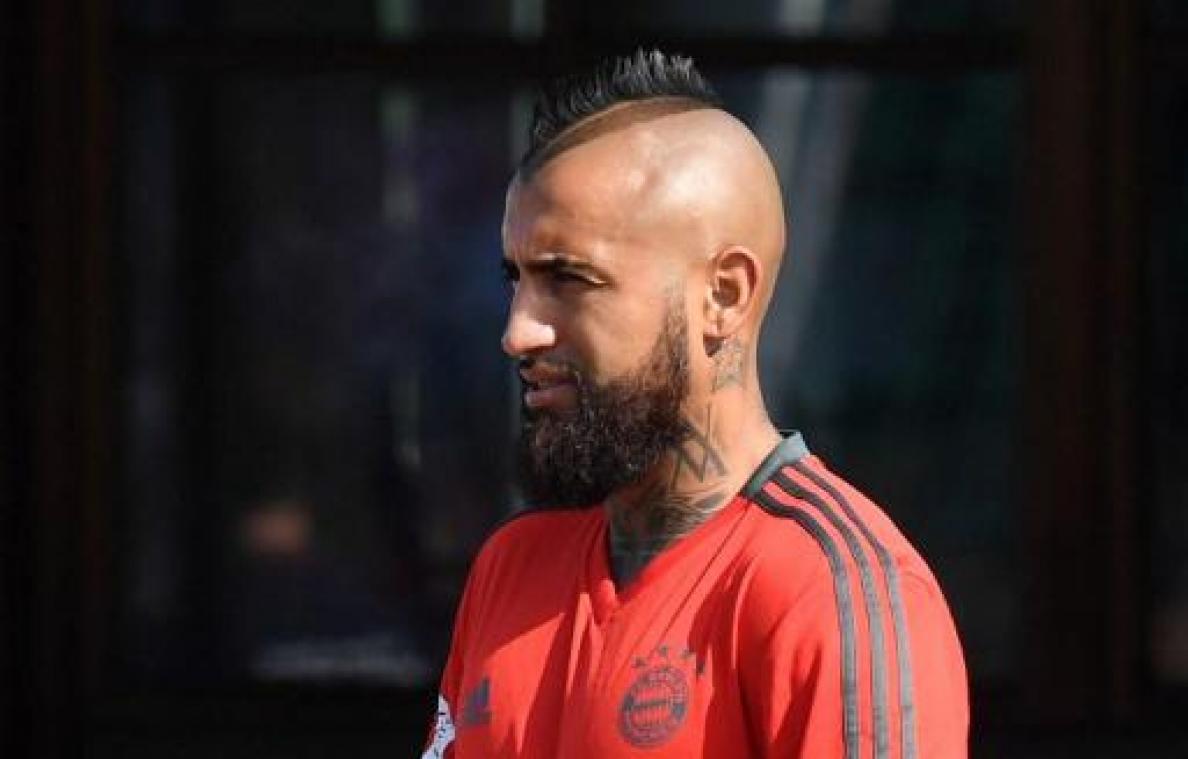 Primera Division - Barcelona kondigt ook komst van Arturo Vidal aan