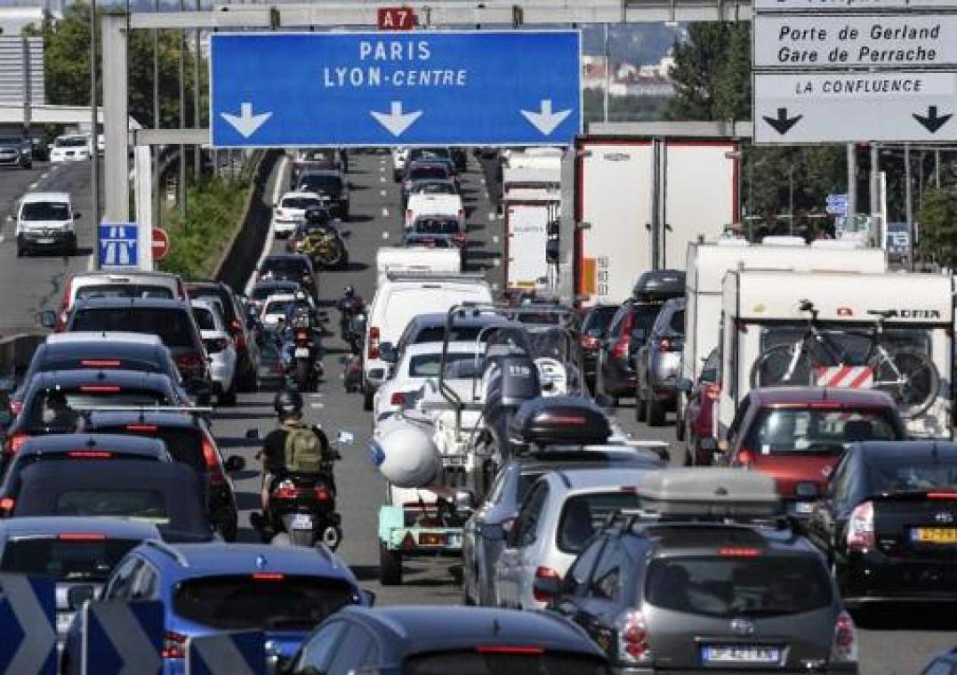 Al erg vroeg lange files in Frankrijk op 'zwarte zaterdag'