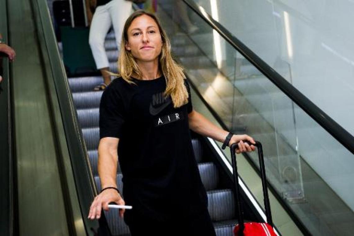 EK atletiek - Eline Berings draagt Belgische vlag bij openingsceremonie