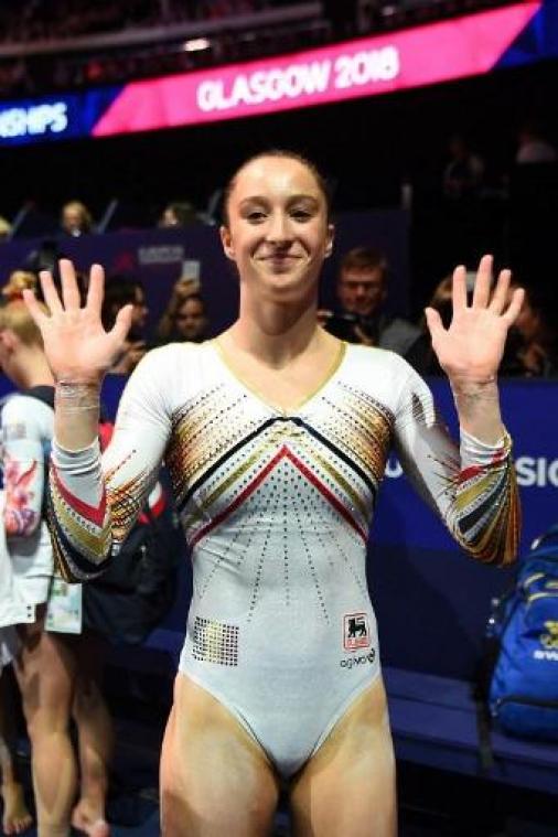 Derwael pakt na haar goud op de brug met ongelijke leggers zilver op de balk