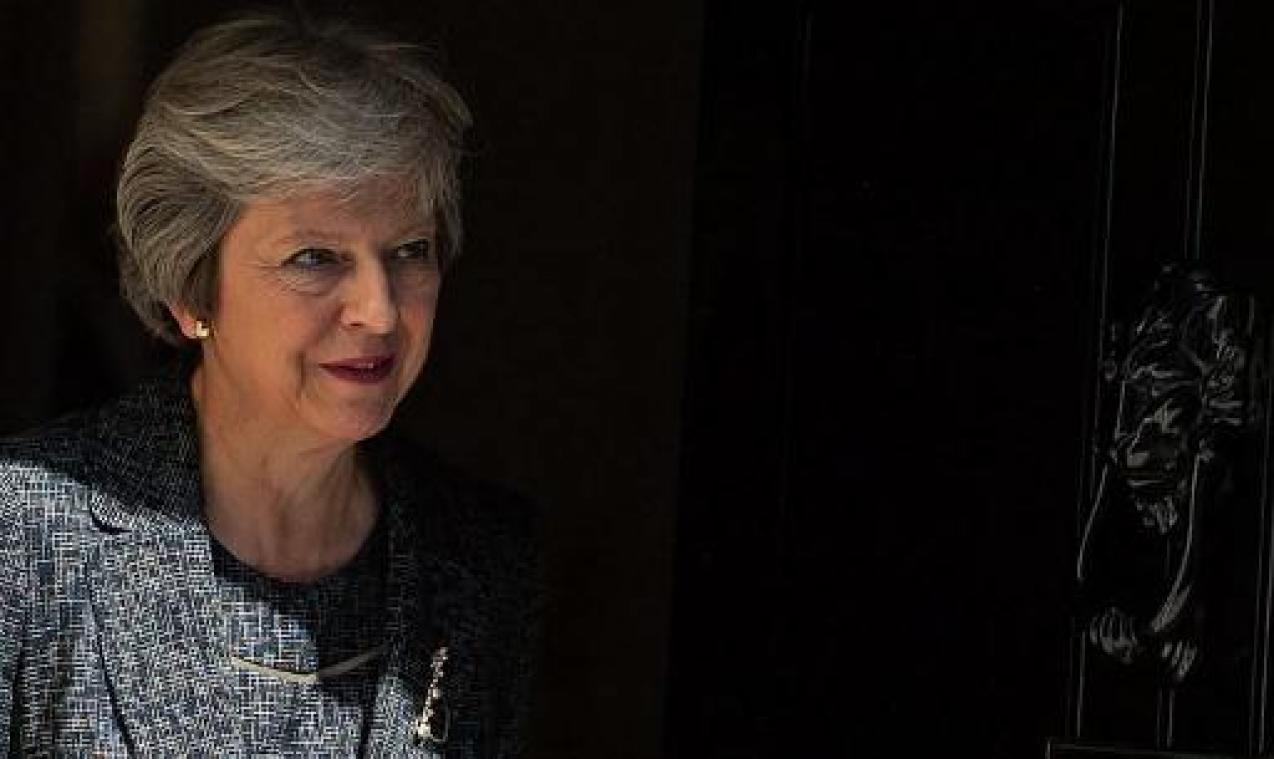 "Theresa May roept in september regeringstop bijeen om 'no deal'-brexit voor te bereiden"