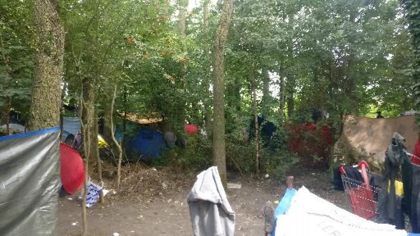 Vijfhonderd vluchtelingen verblijven nog altijd in Duinkerke