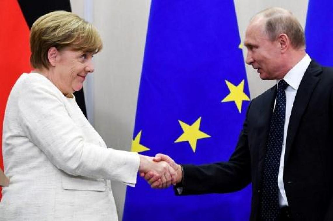 Poetin ontmoet Merkel op 18 augustus in Duitsland voor gesprek over Syrië en Oekraïne