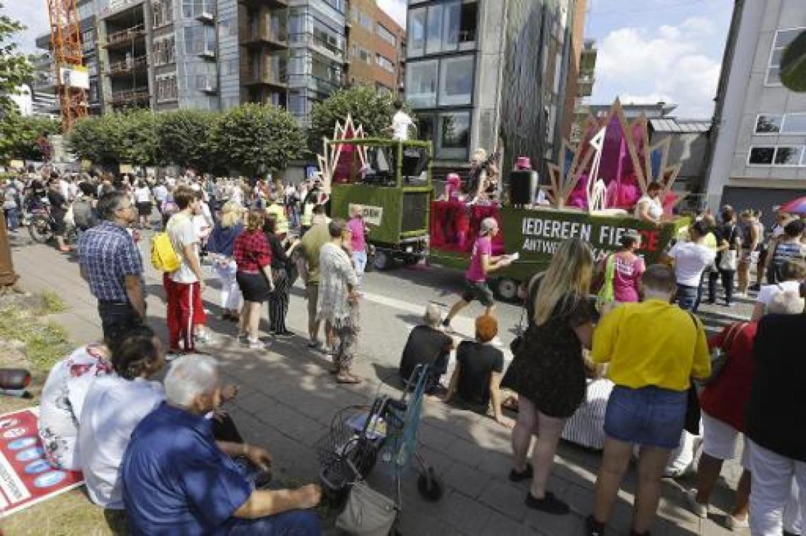 Man verliest bewustzijn bij geval van gaybashing op Antwerp Pride