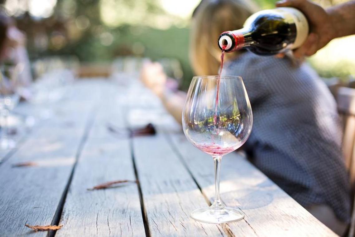 Je hoeft geen alcohol te mijden als je wil afvallen