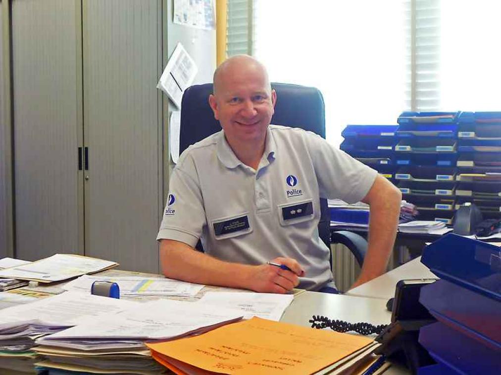 Hoofdinspecteur, baas van de wijkpost in Beaumont