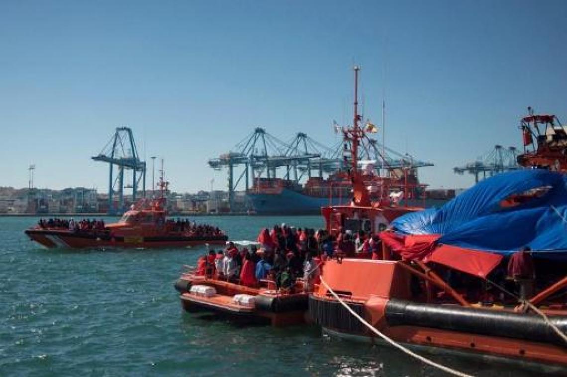 Asiel en migratie - Spaanse kustwacht redt meer dan 520 migranten