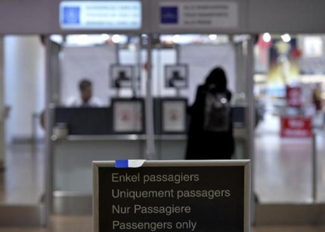 Screening van vliegtuigen nekt tientallen criminelen