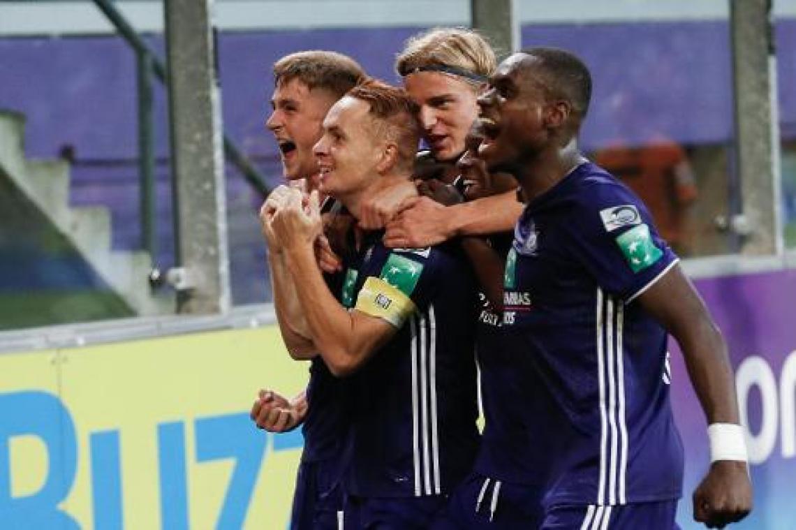 Jupiler Pro League - RSC Anderlecht behoudt maximum met 2-0 zege tegen Moeskroen
