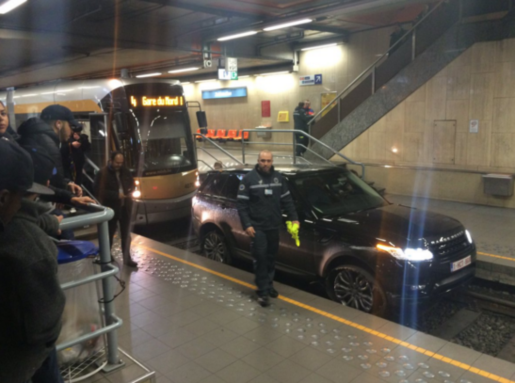 Dronken autochauffeur rijdt Brusselse metrotunnel in