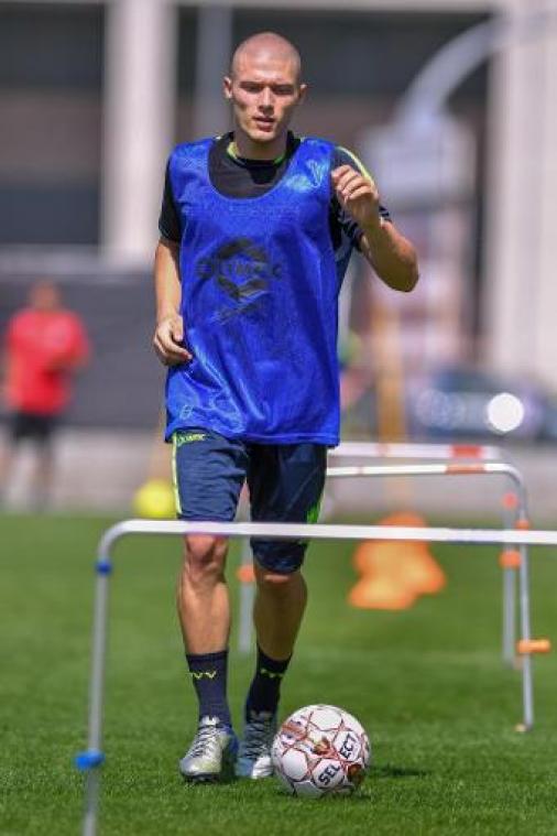 Kortrijk huurt Griekse middenvelder Charisis