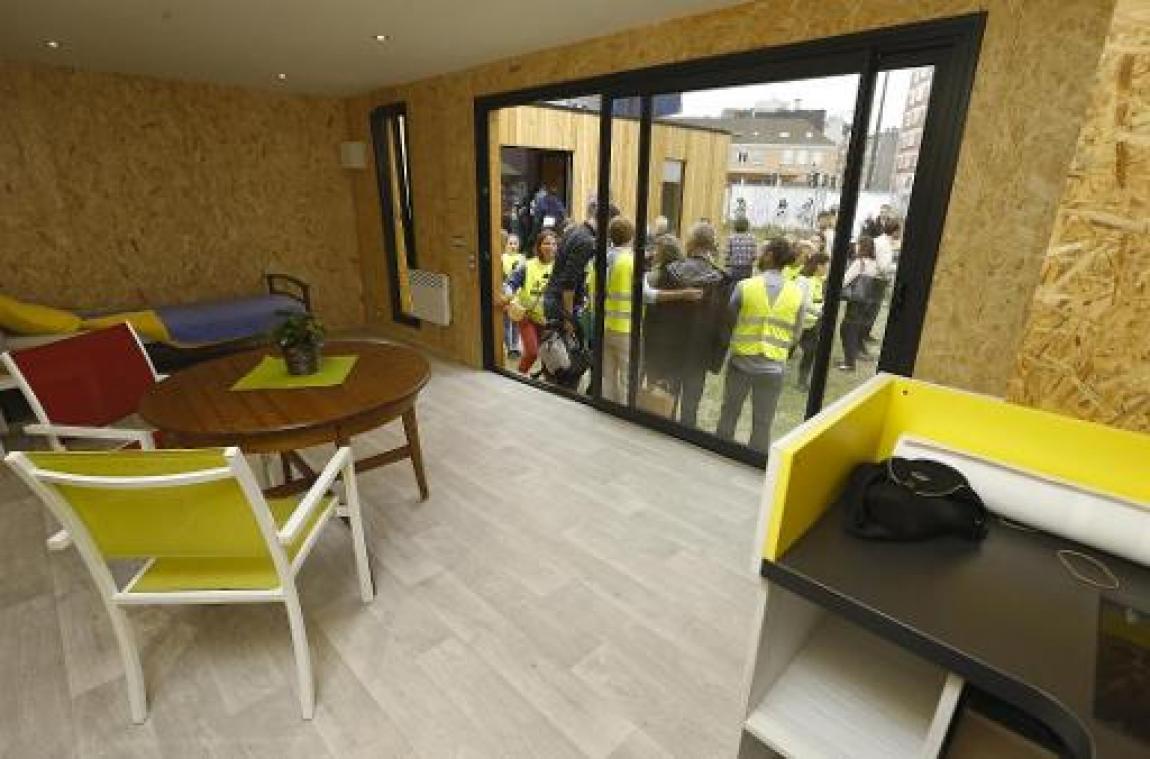 Eerste verplaatsbare woonmodules voor daklozen voorgesteld in Brussel