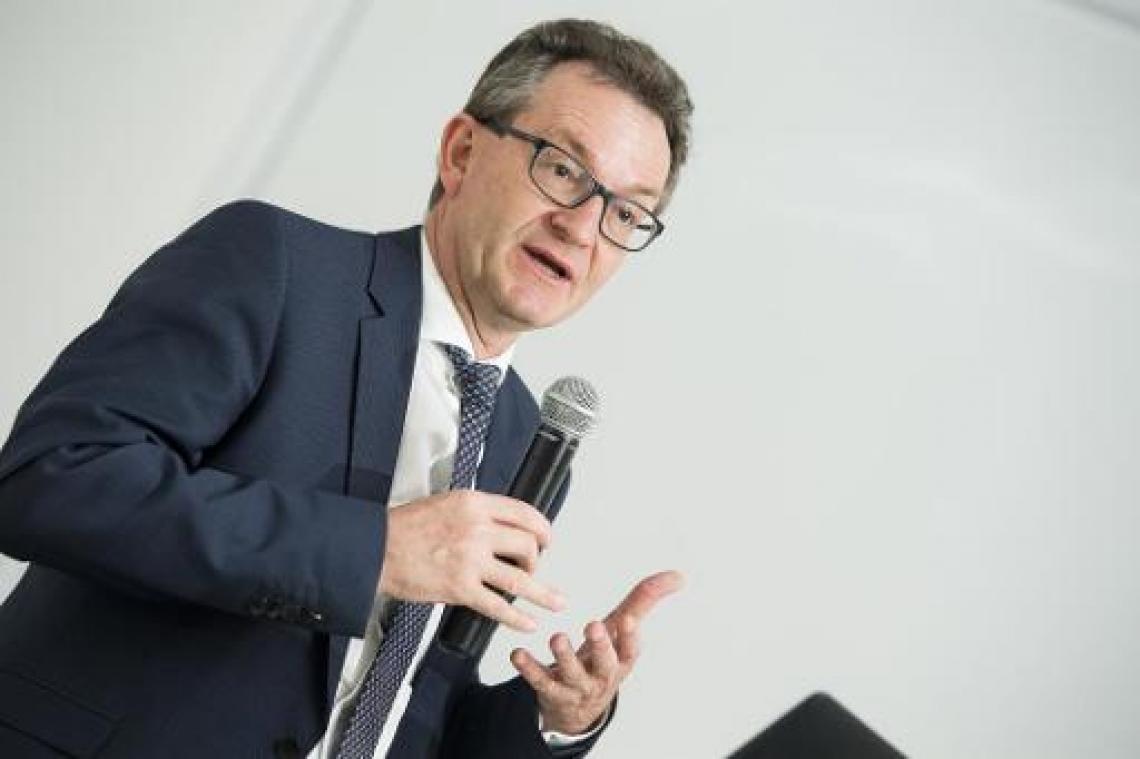 Katholiek Onderwijs voert vak "mens en samenleving" in