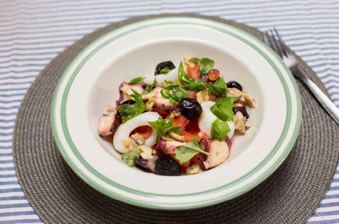 Time to eat: Inktvissalade