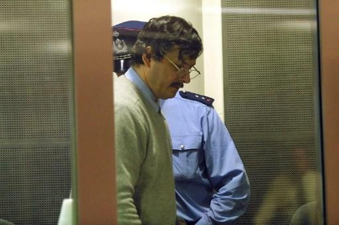 Marc Dutroux bereid nabestaanden te antwoorden als zij dat willen