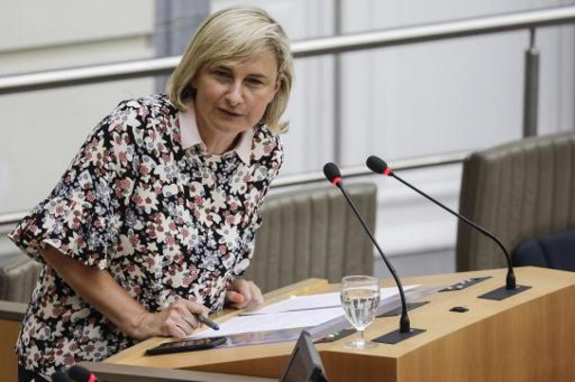 Nieuw schooljaar - Crevits stuurt M-decreet bij en wil personeelsevaluatie en maximumfactuur onderzoeken