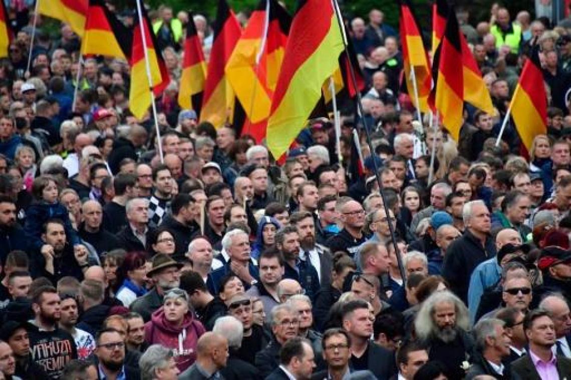 Meer dan 8.000 deelnemers aan extreemrechtse mars en tegenbetoging in Chemnitz