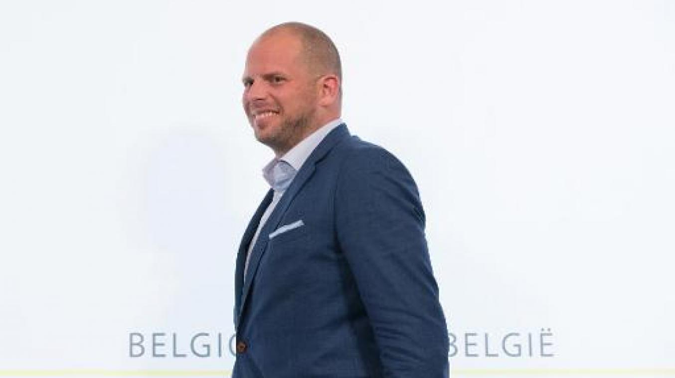 Francken reageert voor het eerst op lingerierel