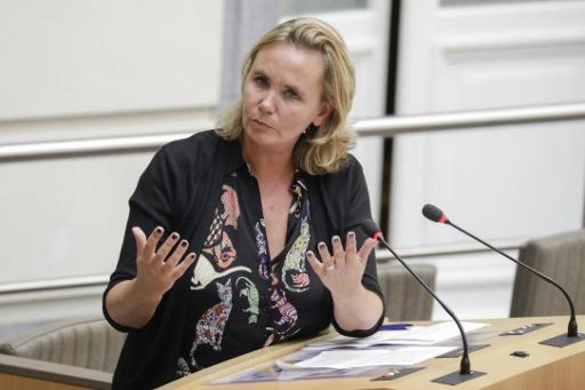 Hervorming Vlaams ambtenarenstatuut: ook ACV dreigt met "algemene acties"