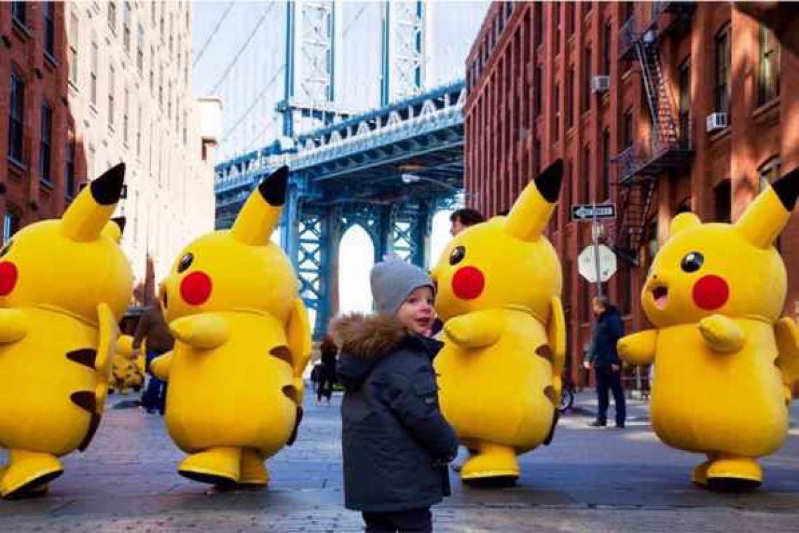 In Beeld: verjaardag Pokémon gevierd met stoet van Pikachu's