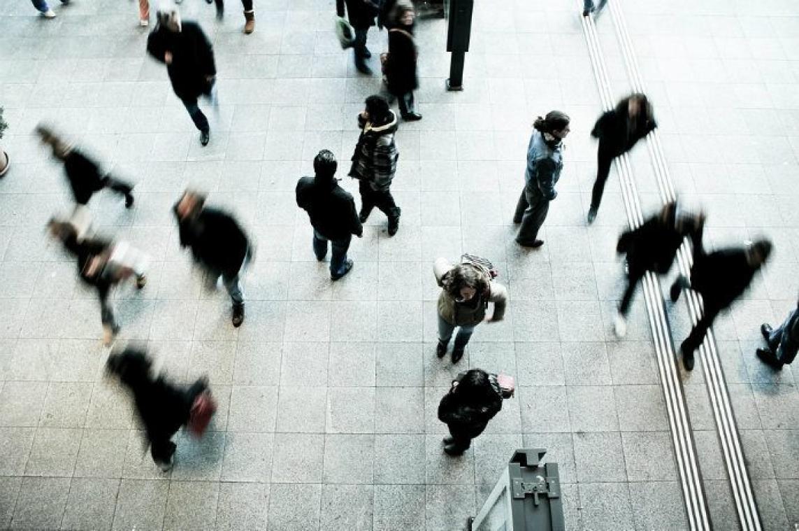 Daarom irriteer jij je aan mensen die traag wandelen