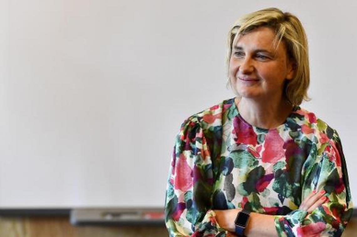 Crevits roept onderwijskoepels op het matje