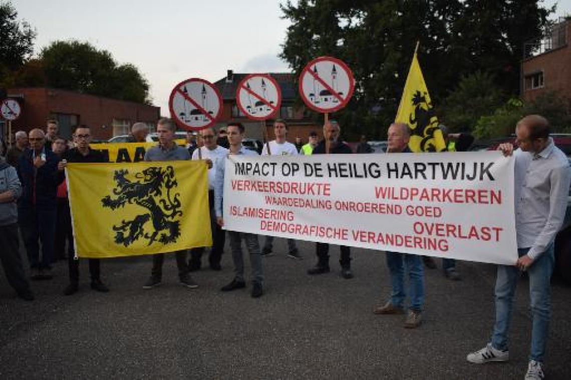 Vlaams Belang voert protest tegen Hasseltse "megamoskee"