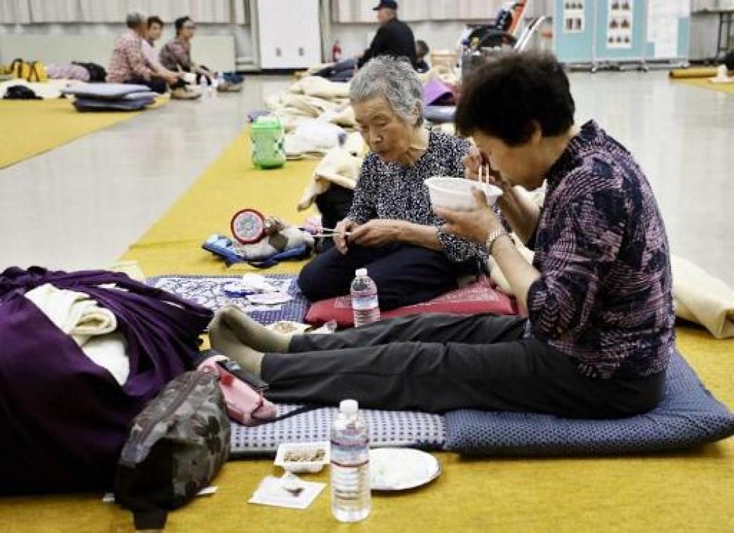 Al 21 doden bij aardbeving Japan