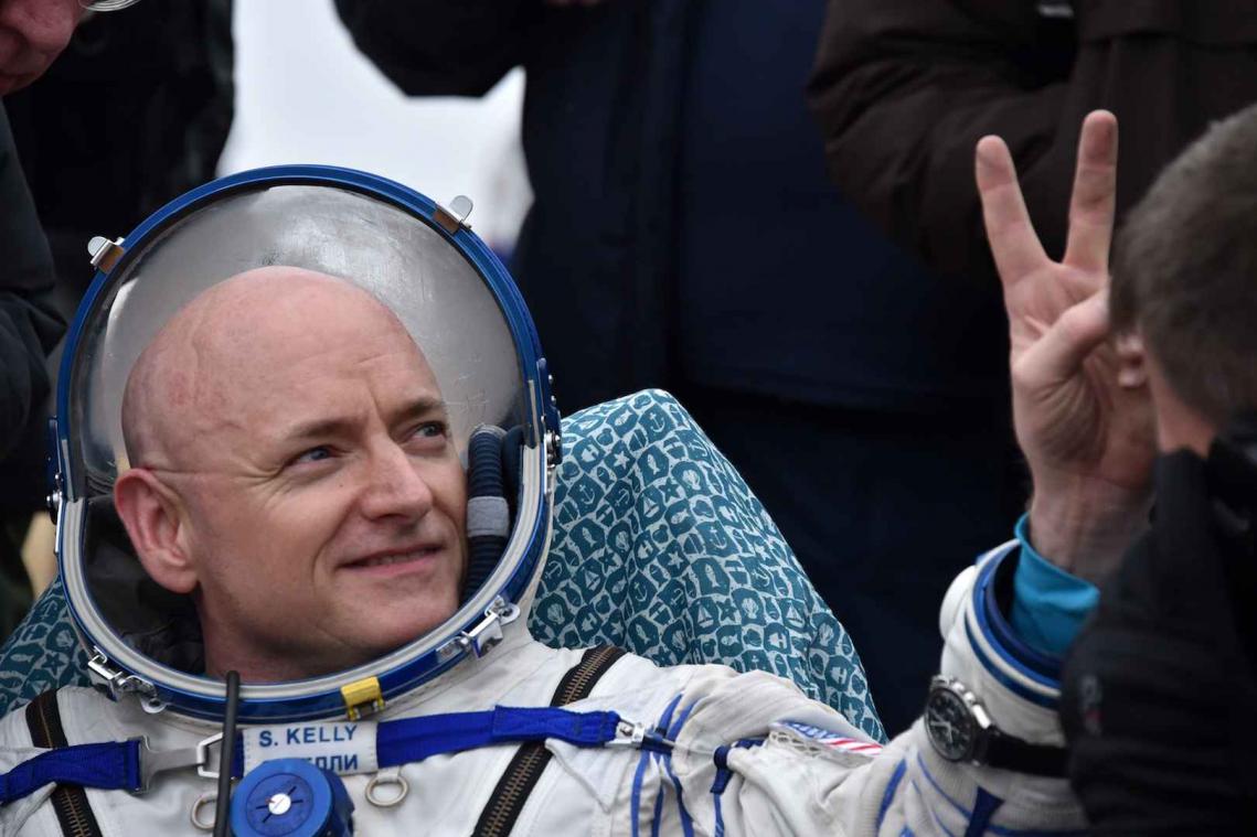 Astronauten landen weer op aarde na ruimteverblijf van 340 dagen