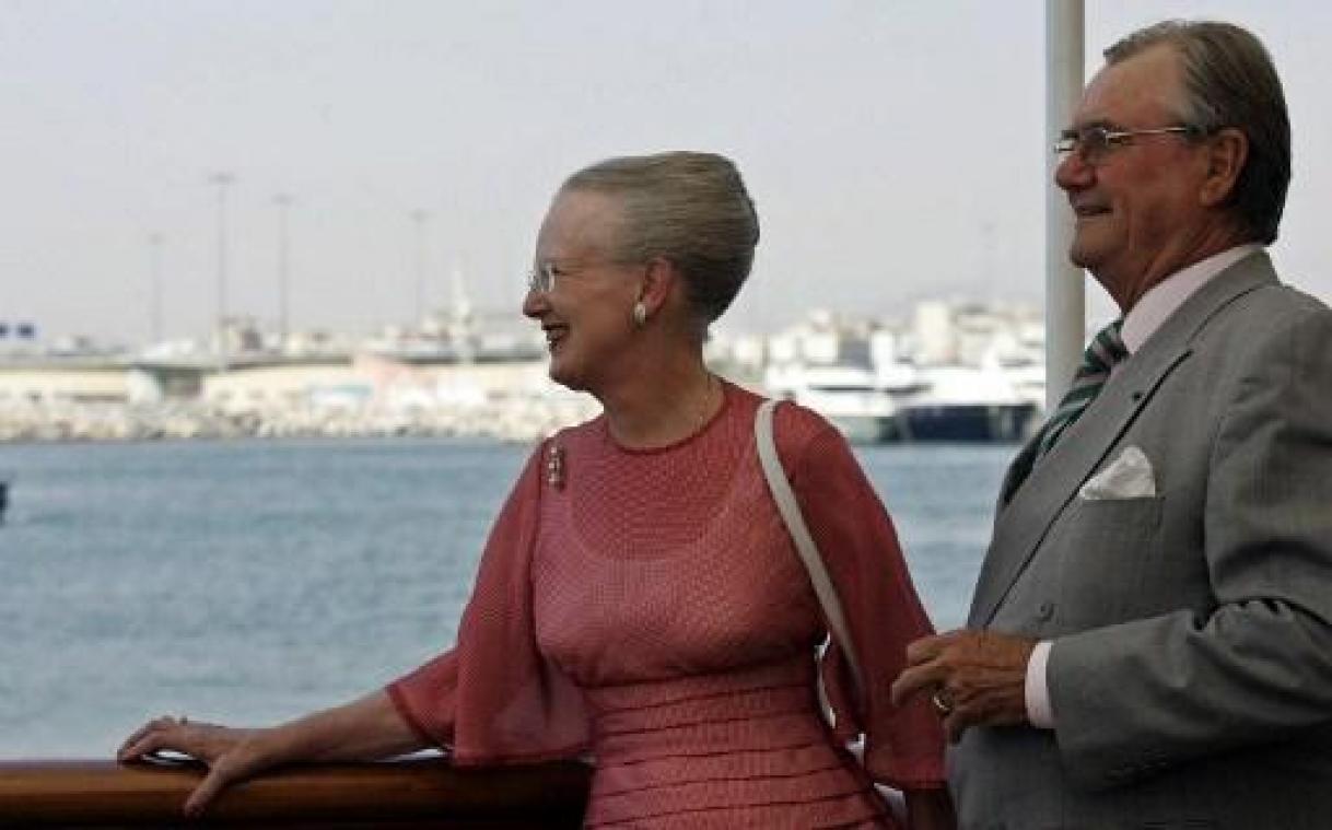Assen van Deense prins Hendrik uitgestrooid op zee