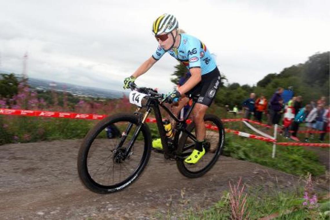 WK mountainbike: Amerikaanse Courtney pakt goud, Michiels knap elfde