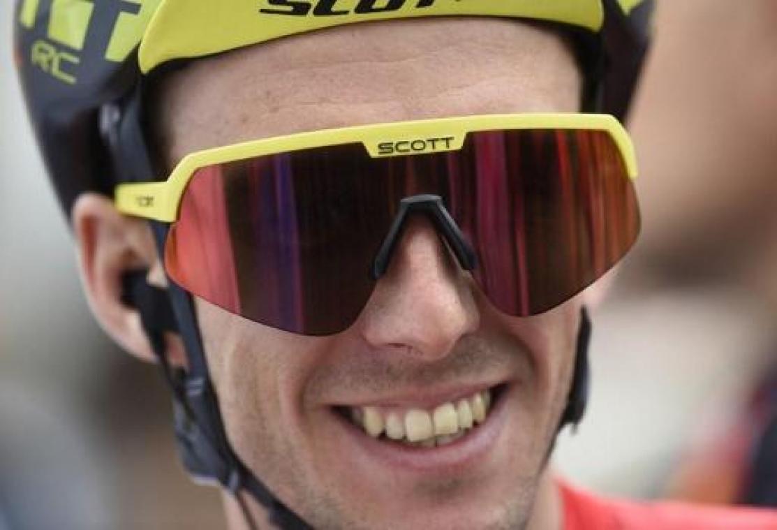 Simon Yates opnieuw leider in Vuelta na zege in 14e etappe