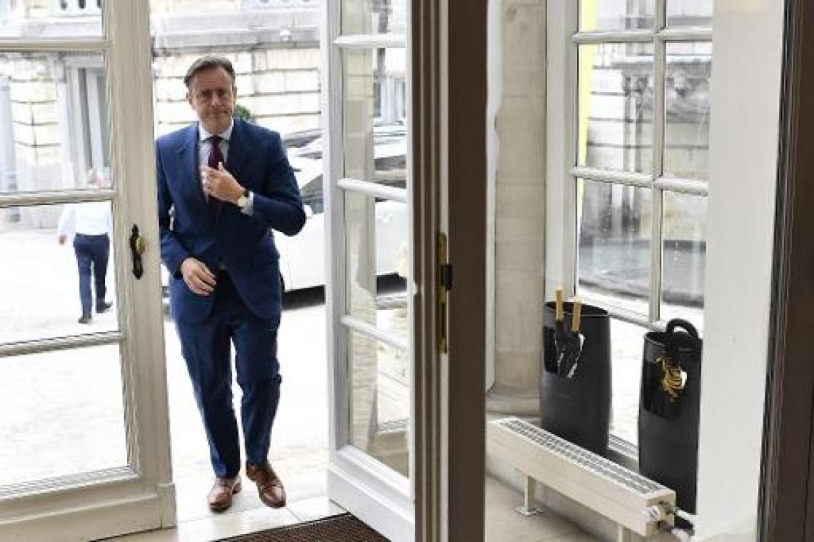 De Wever wil verder met huidige coalitie, de rest twijfelt