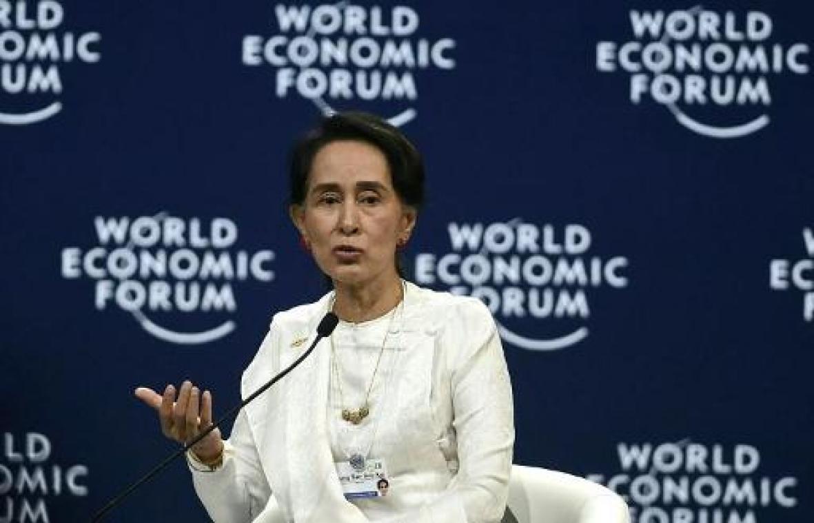 Aung San Suu Kyi verdedigt opsluiten van journalisten