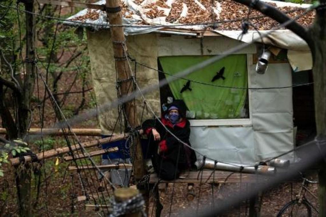 Politie start ontmanteling boomhuttenkamp van antisteenkoolactivisten in Duitsland