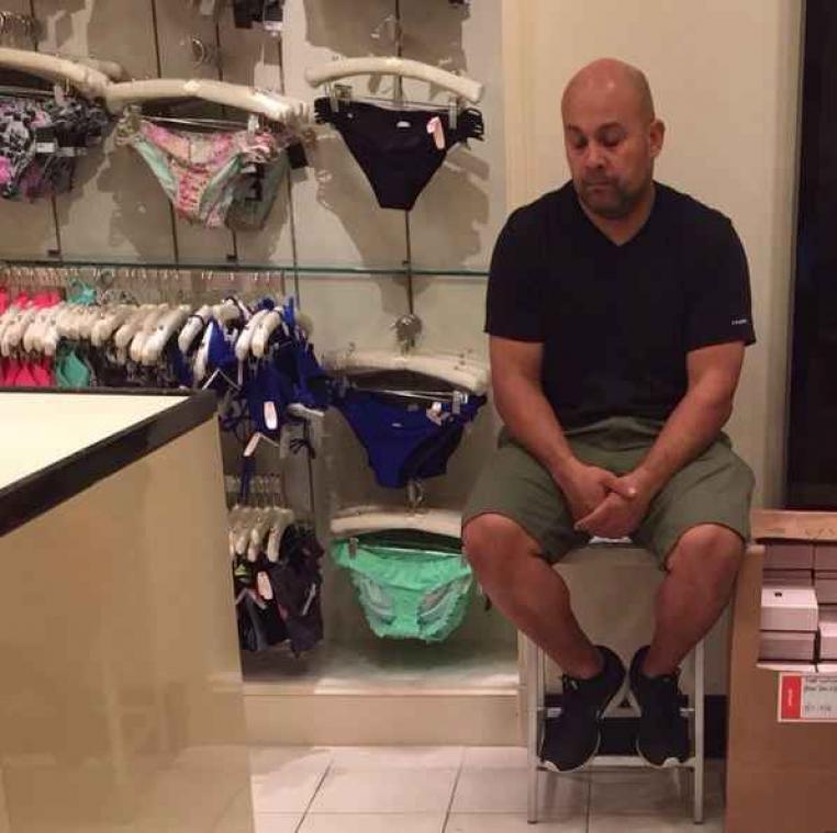 Dit Instagramaccount bewijst dat mannen een hekel hebben aan shoppen