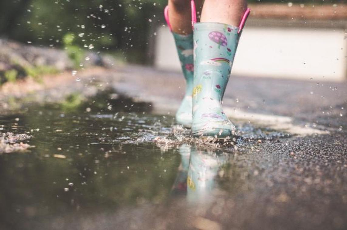 Met deze 5 tips kom je de regenachtige dagen door