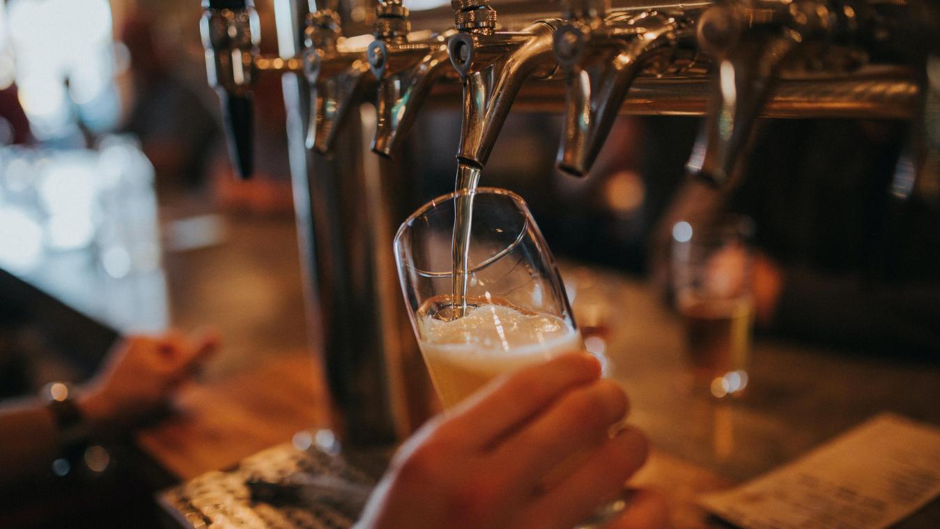 Zoveel pintjes moet je dit jaar extra drinken om 2020 te compenseren voor de horeca