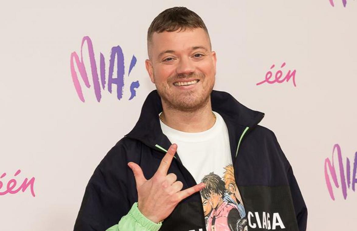 Gers Pardoel samen met 15 jaar jongere ex van bekende voetballer (foto)