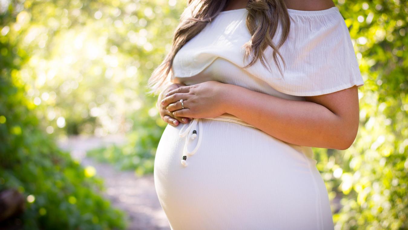 ZORGELIJK. Eén op de twintig vrouwen drinkt tóch tijdens zwangerschap