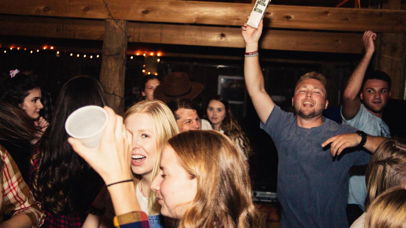Feestje bouwen op vakantie deze zomer? Niet als het van Airbnb afhangt