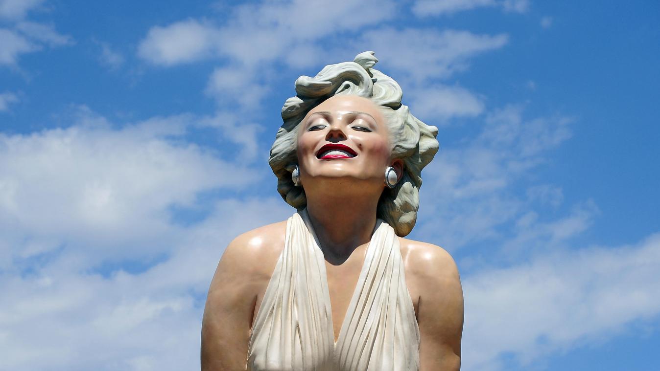 Acht meter hoog standbeeld van Marilyn Monroe zorgt voor ophef want «te gedetailleerd»