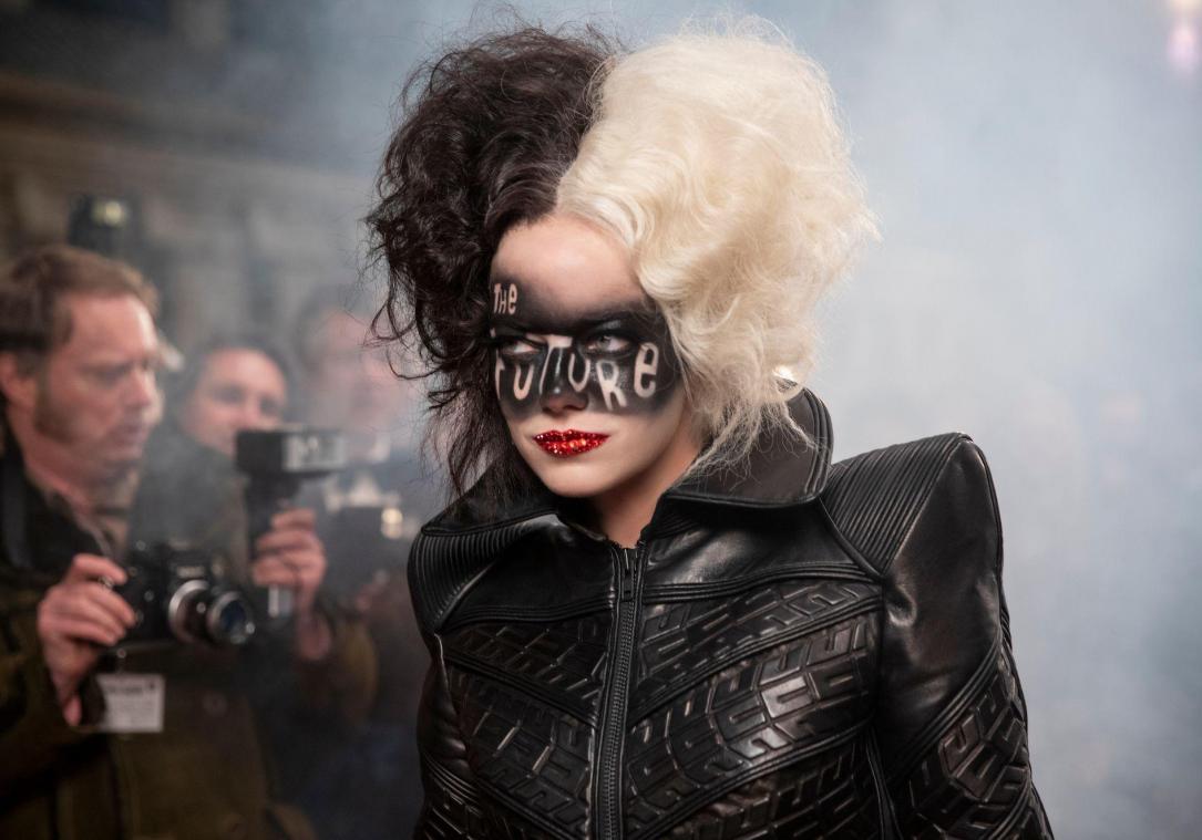 MOVIES. Metro praat met Emma Stone, de nieuwe ‘Cruella’: «We hebben Cruella’s kleine kantjes niet gewist»