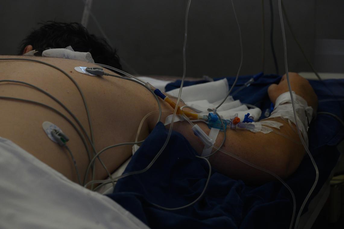 CORONACIJFERS. Minder dan duizend covidpatiënten in het ziekenhuis