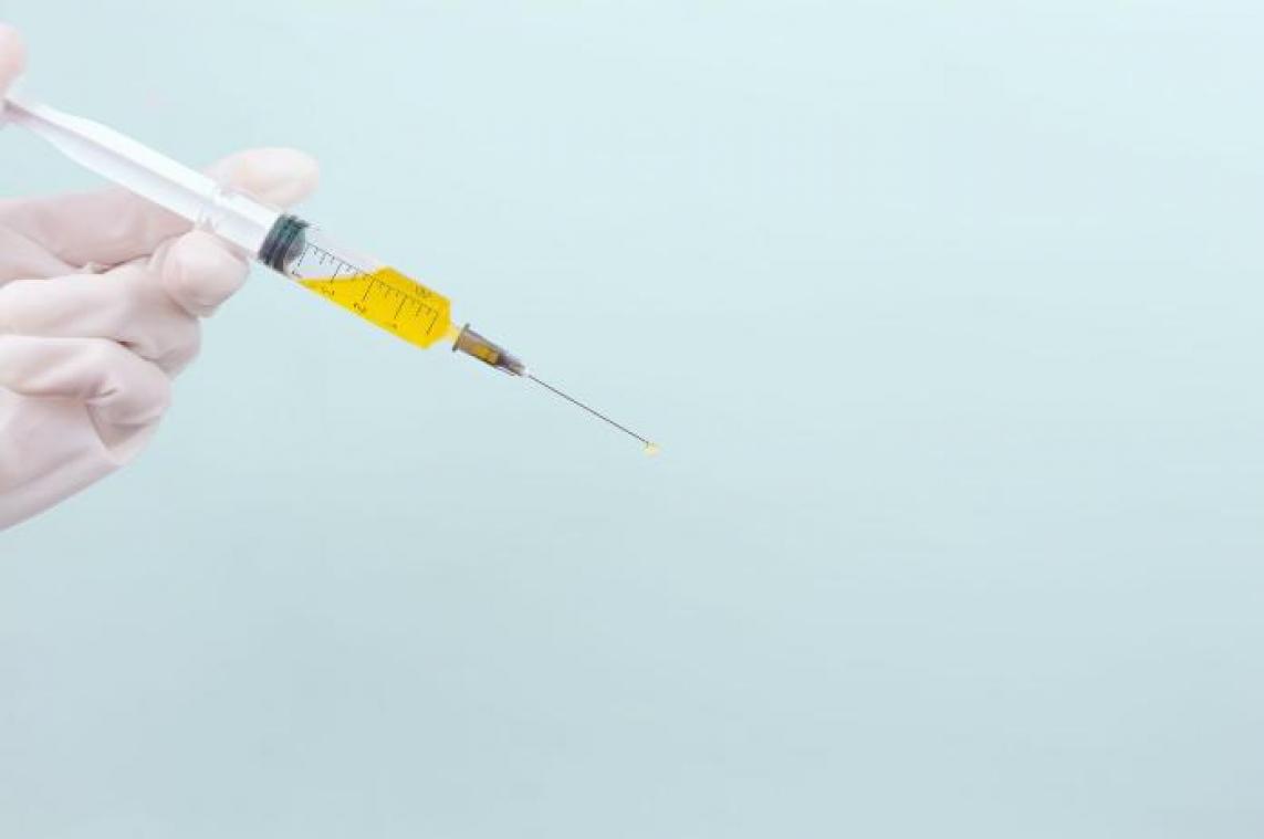 Bang voor naalden? Dankzij deze tips overwin je je prikfobie