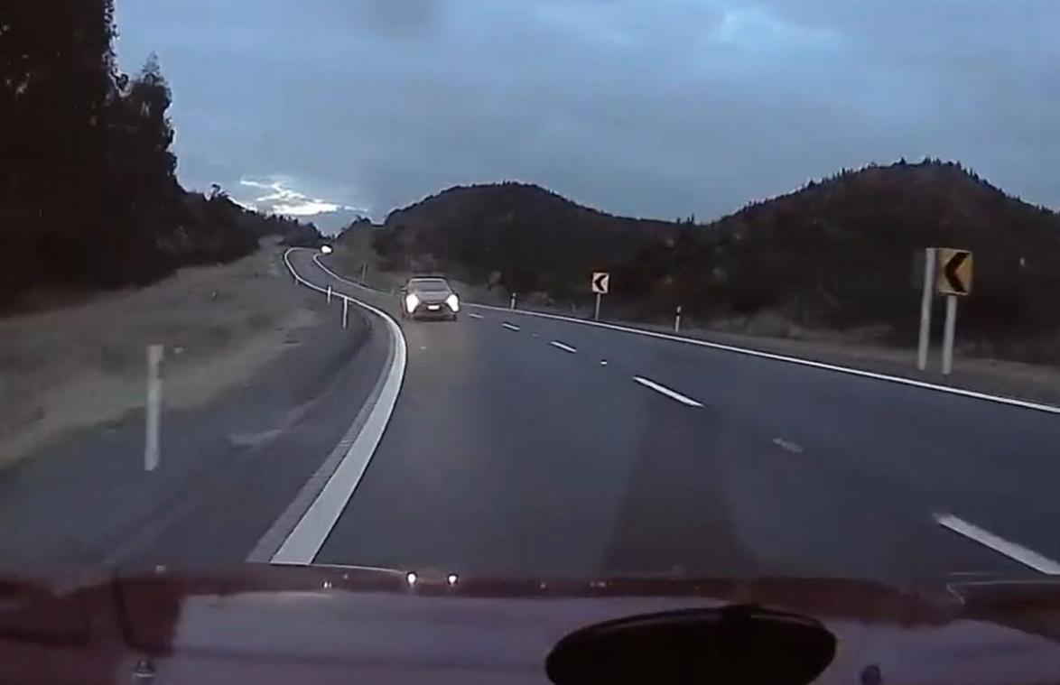 Bestuurder heeft dashcam nog maar één dag en dan gebeurt dit... (video)