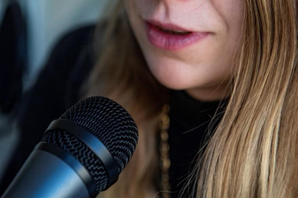 84-jarige Brit wordt ASMR-ster dankzij rustgevende stem